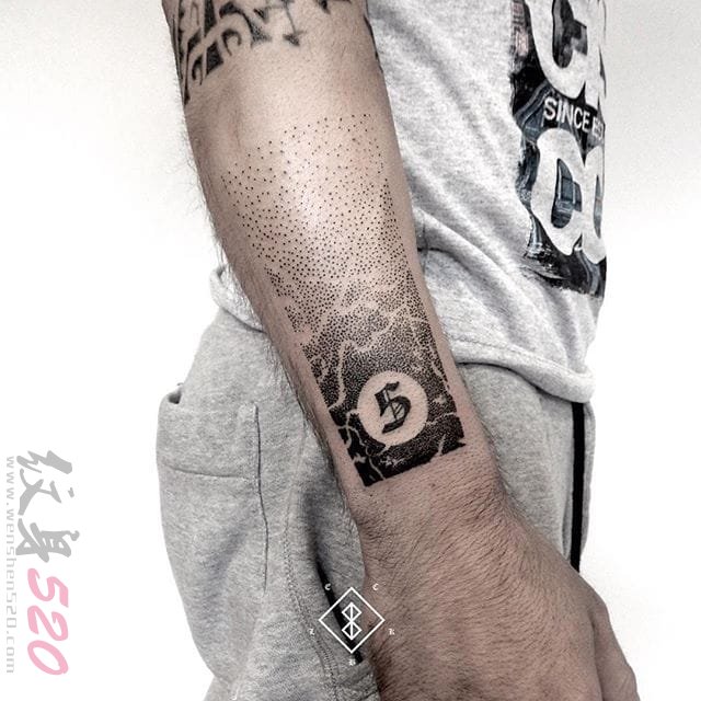一组黑白纹身点刺技巧简约线条纹身几何元素纹身图案
