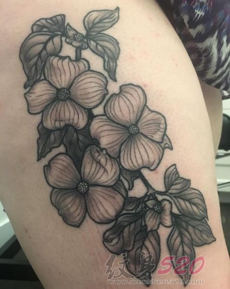 女生手臂上黑色素描文艺小清新花朵纹身图案
