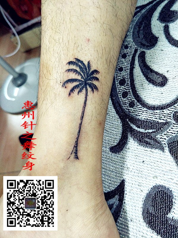 小腿椰树纹身_惠州专业纹身
