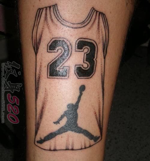 张扬青春魅力的热火篮球纹身图案