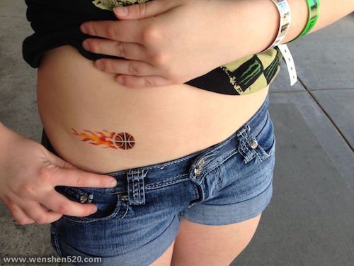 张扬青春魅力的热火篮球纹身图案