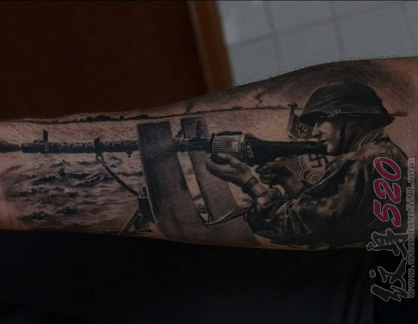 黑灰点刺抽象线条人物肖像士兵战争题材纹身图案