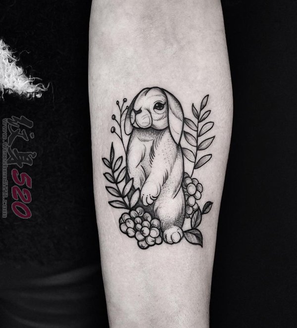 多款关于小动物兔子的黑色线条素描文艺童话纹身图案