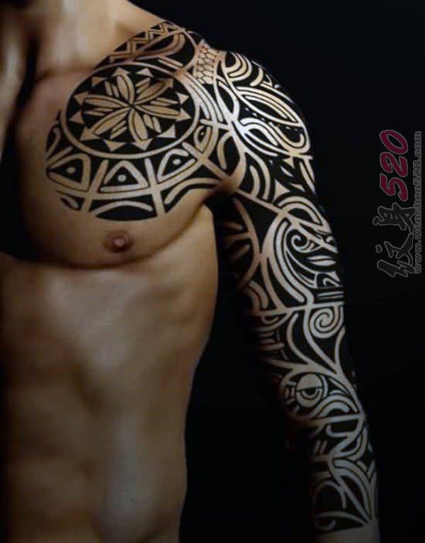 彰显个性又极具霸气的黑色图腾纹身图案