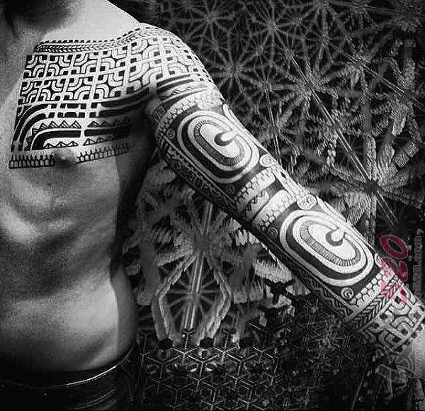 彰显个性又极具霸气的黑色图腾纹身图案