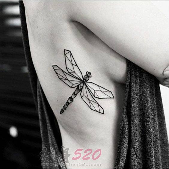 多款关于蜻蜓的黑色线条素描创意个性纹身图案