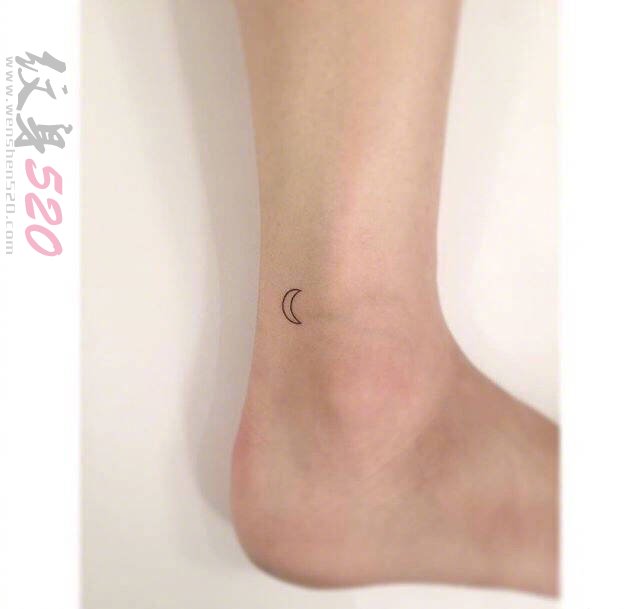 女生脚腕上黑色线条简约小图案文艺小清新纹身图案