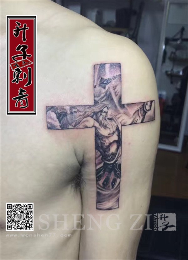 大臂纹身 十字架纹身 十字架纹身图案  升子刺青