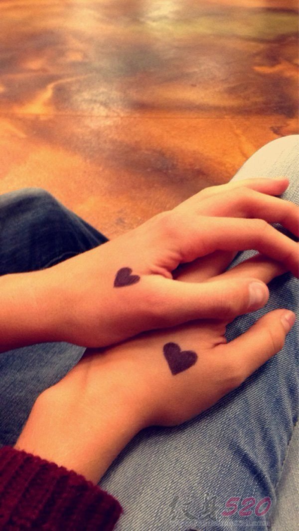 爱意满满的简单线条情侣小清新纹身图案