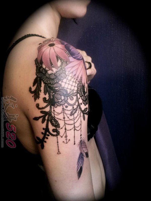 女生肩部简单个性线条创意纹身图案