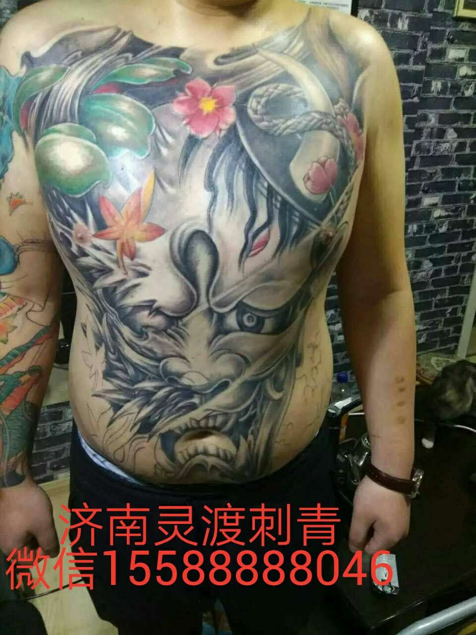 胸前般若纹身