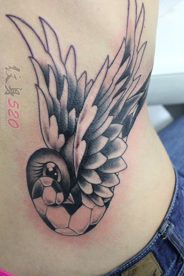 多款关于足球的黑色素描点刺技巧创意个性纹身图案