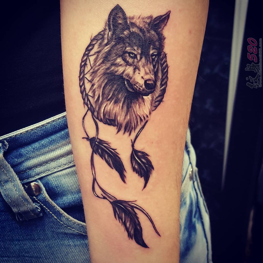 多款黑色素描点刺技巧创意霸气狼头纹身图案