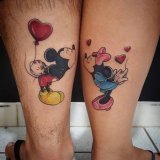 情侣小腿上彩绘水彩创意卡通迪士尼米老鼠纹身图片