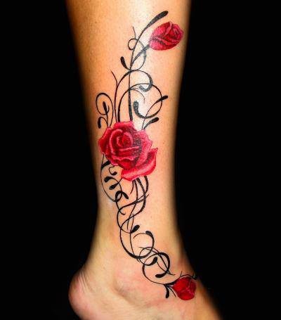 小腿到脚踝处漂亮的玫瑰纹身