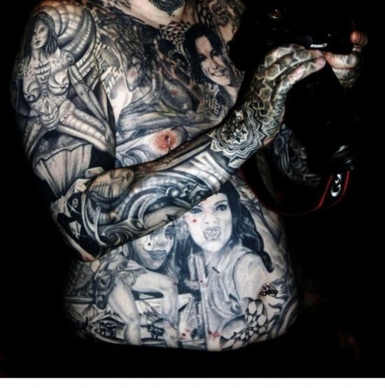 世界上纹身穿孔最多的男人
