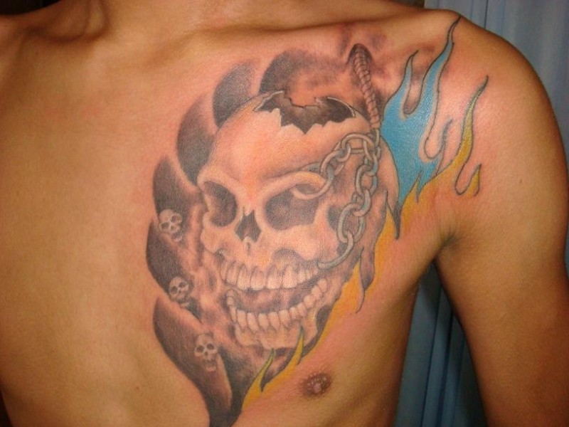 威猛男人胸膛恐怖骷髅纹身图片