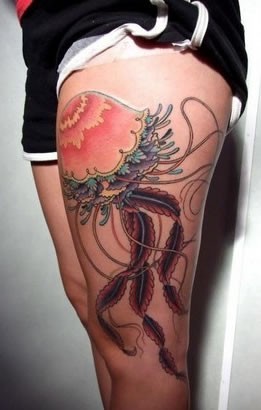 腿部水母图案纹身