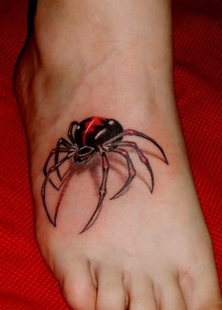脚背上的3d逼真蜘蛛纹身图案
