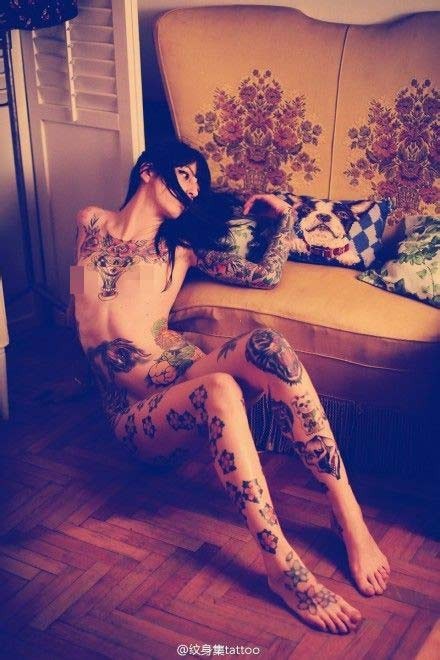 漂亮美女的纹身艺术图片展示
