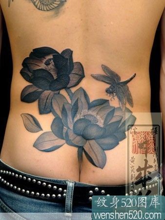 黑白色大菊花纹身图案