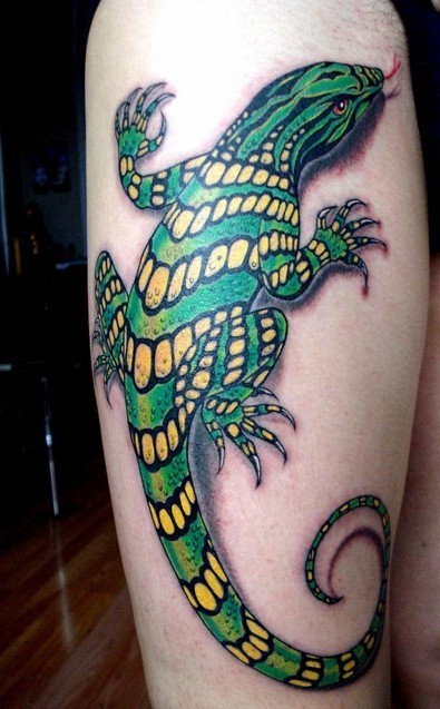 男士手臂个性绿色蜥蜴刺青图案