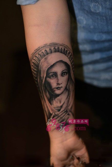圣母玛利亚手腕纹身图案