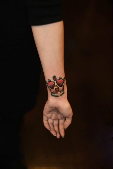 小清新皇冠手腕纹身图案