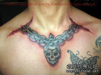 男士颈部一条超酷的骷髅项链纹身图案