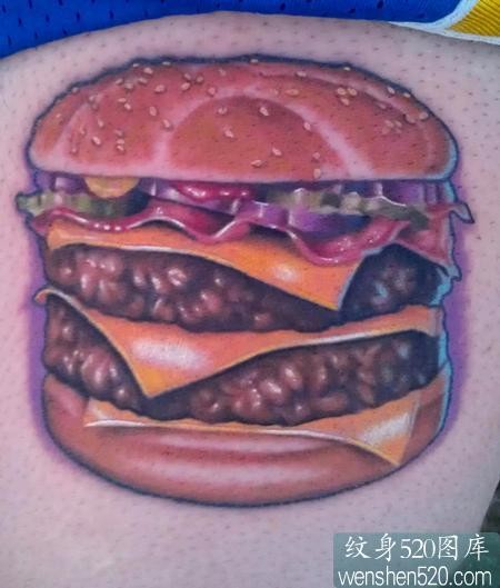腰部一款逼真的汉堡包纹身图案