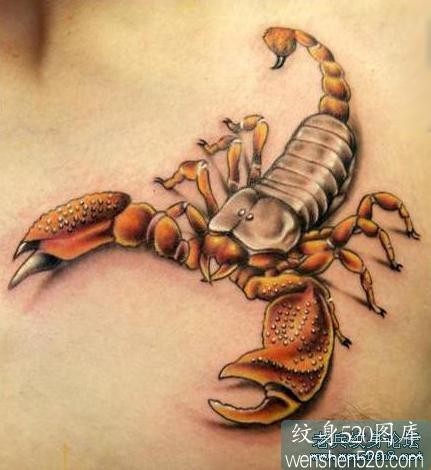 胸口纹身：胸口上的一只毒蝎子纹身