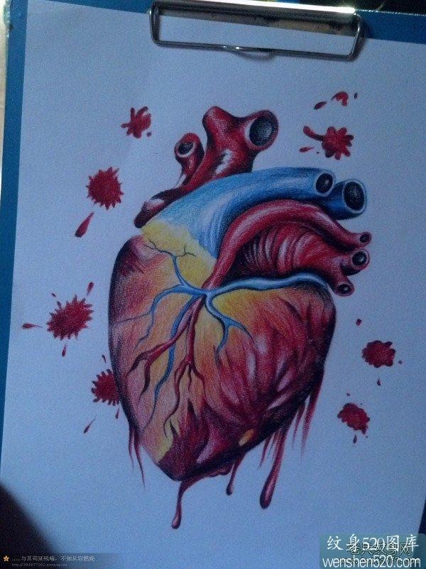 给大家欣赏一张非常写实的心脏纹身图案