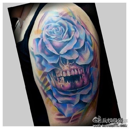 手臂精美很酷的一张骷髅玫瑰纹身图案