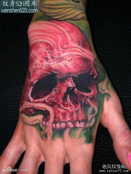 手臂超酷的彩色骷髅纹身图案