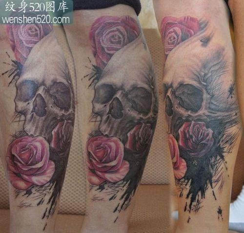 骷髅纹身图案：腿部彩色骷髅玫瑰纹身图案纹身图片