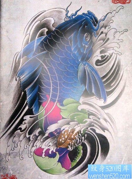 好看的蓝色鲤鱼与莲花纹身图片