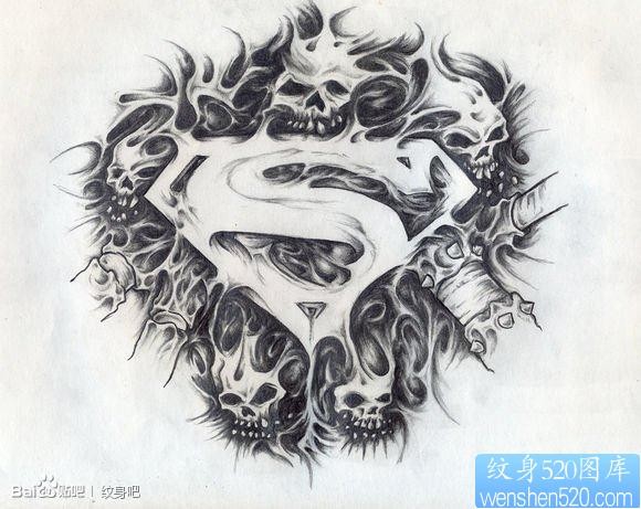 一张前卫流行的超人符号与骷髅纹身手稿