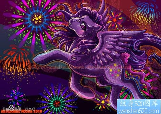 一张梦幻的彩色小天马纹身图片