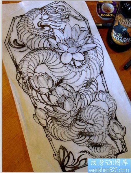推荐一张漂亮的蛇莲花纹身手稿