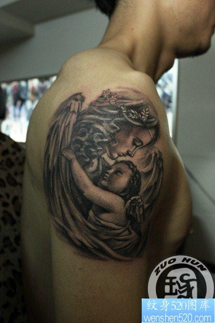 手臂唯美是一张天使纹身图片