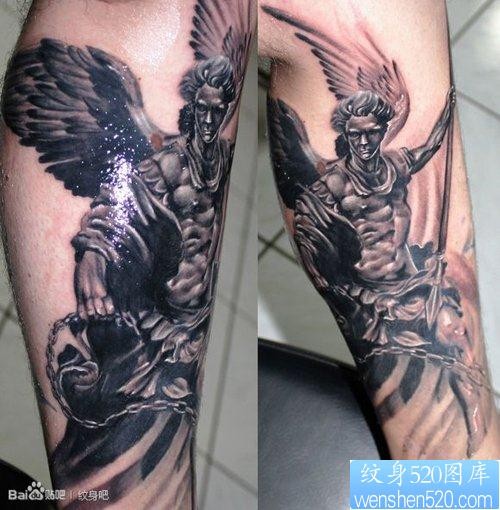 一张流行很酷的欧美黑白天使纹身图片