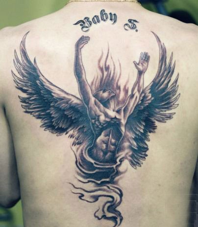 男性后背前卫性感的天使纹身图片