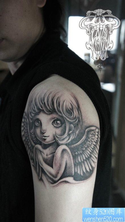 男生手臂可爱的小天使纹身图片