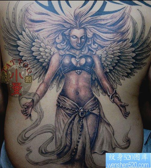 男生背部漂亮的天使纹身图片