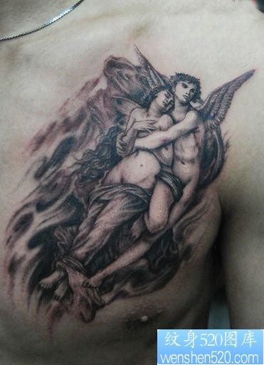 胸部经典的黑灰天使纹身图片
