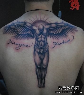 背部时尚帅气的守护天使纹身图片