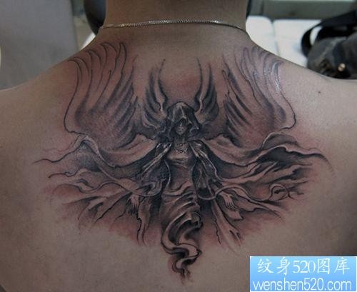 时尚的背部守护天使纹身图片