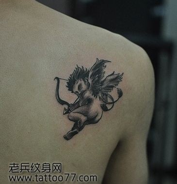 背部可爱的小天使丘比特纹身图片