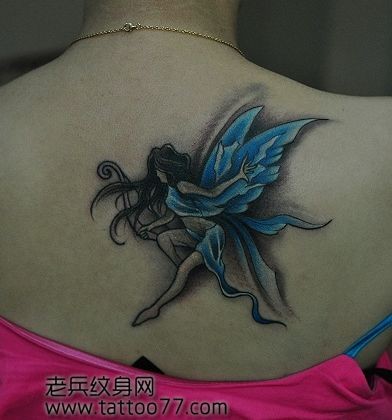 美女背部精美好看的精灵纹身图片