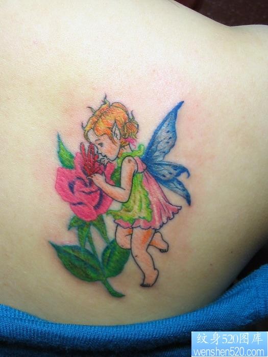 后肩背小天使玫瑰纹身图片